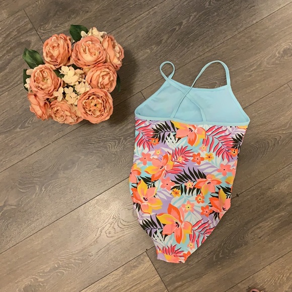 2 Girls bathing suits - Picture 5 of 5